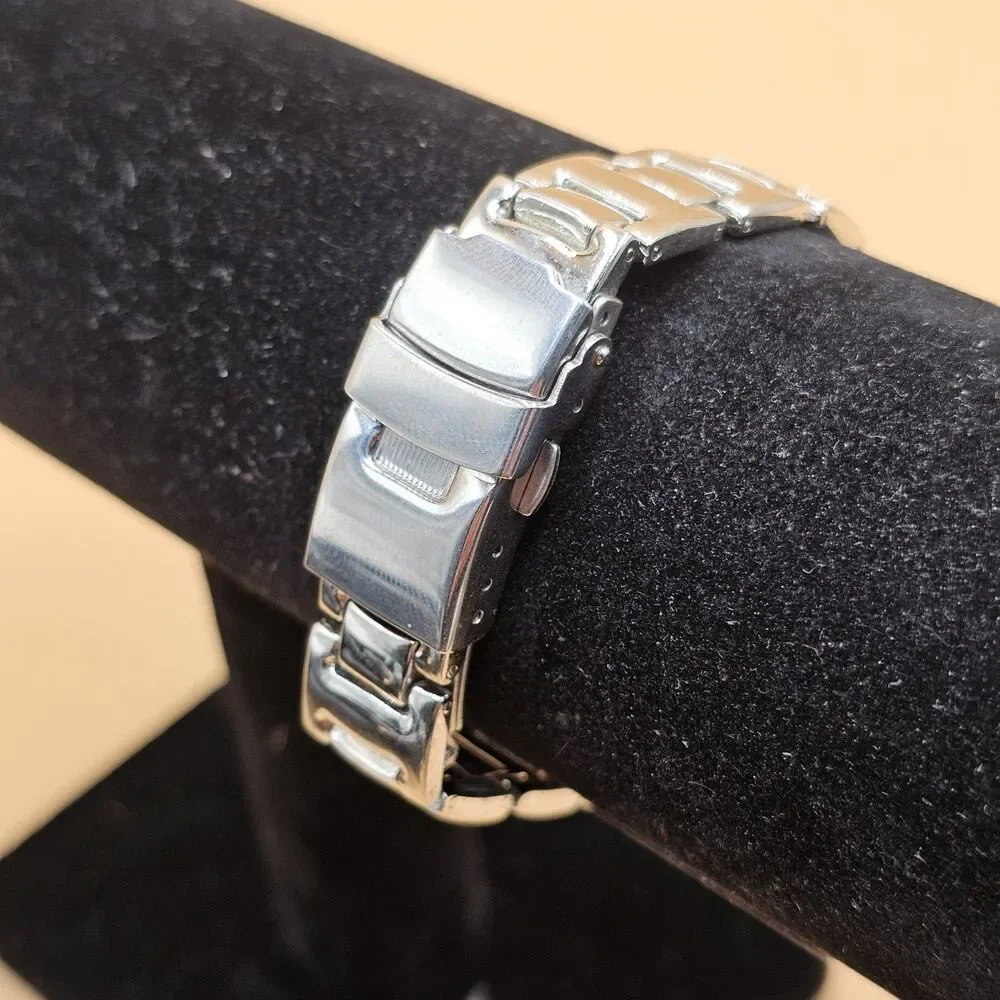 Vintage Rumours Silver Tone Women's Bracelet Watch Pink Dial Quartz New Battery